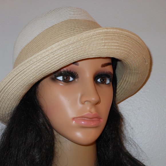 IMPERMEABLE BEIGE AND WHITE SHORT FLIP BRIM HAT - Picture 3 of 8
